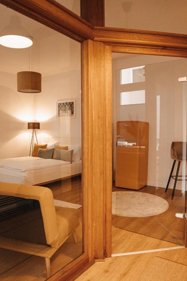 Studio Apartment Im Zentrum Mit Parkplatz & Neuem Badezimmer Magdeburgo Exterior foto